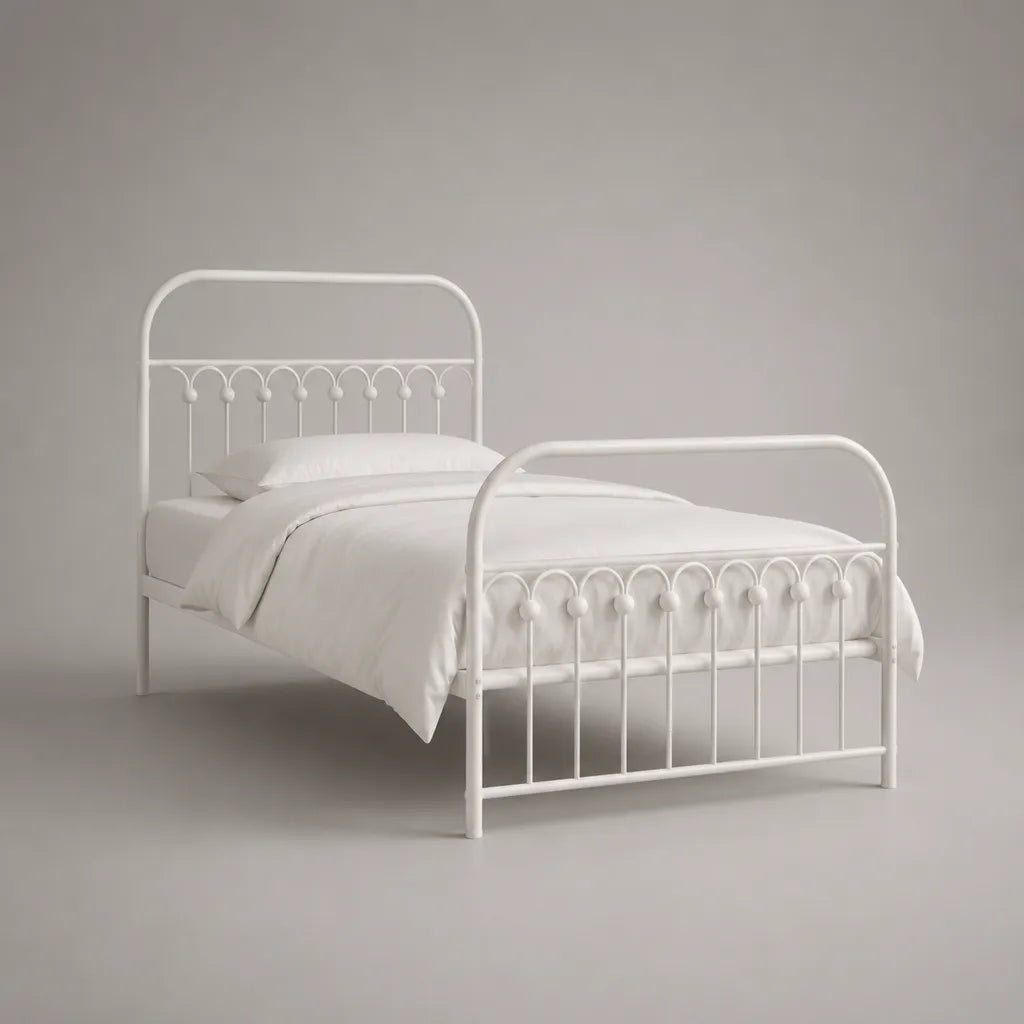 Lit simple en acier blanc, couchage 90 × 190 cm, dimensions 198 × 96 × 110 cm, tête et pied de lit arqués